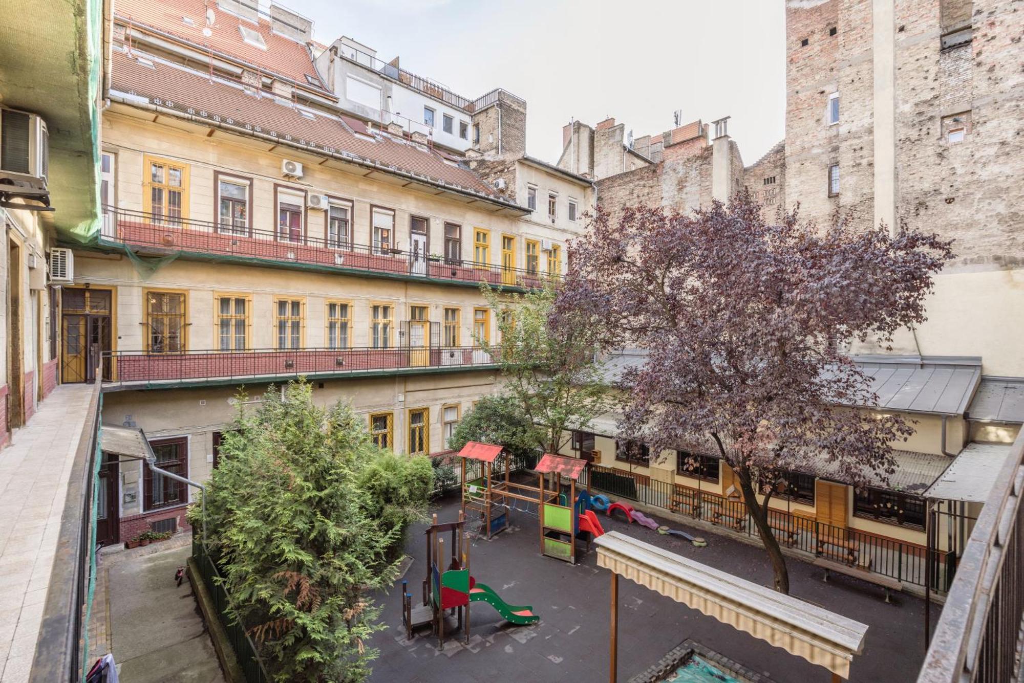 Just Chillin Apt-Budapest Most Historic Landmarks Extérieur photo